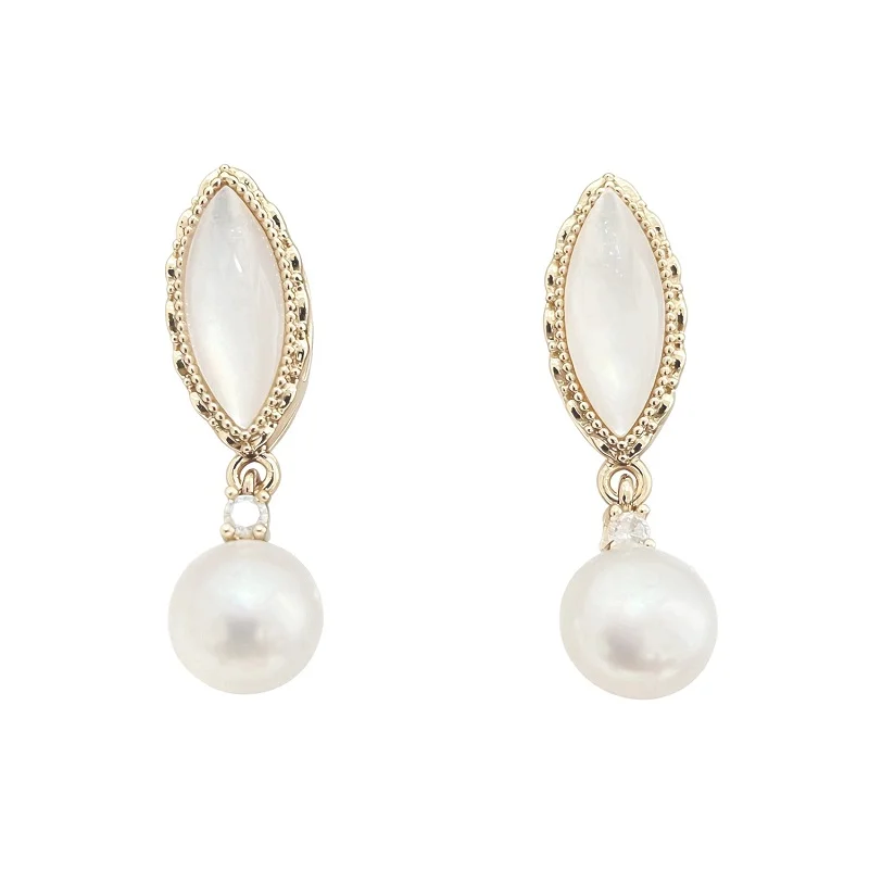 Cultured Freshwater Pearl Leaf Earrings in 925 Sterling Silver